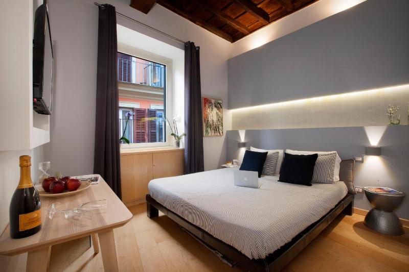 Delle Grotte Apartment — забронировать отель в Риме