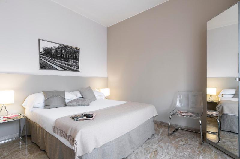 Contempora Apartments - Elvezia 8 - E54 — отель в Милане, Италия