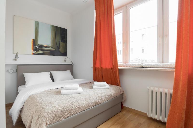 Orange Mirror Fantasious Apartament — отель с удобствами в Варшаве