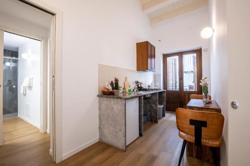 Vespri Apartments — забронировать отель в Палермо
