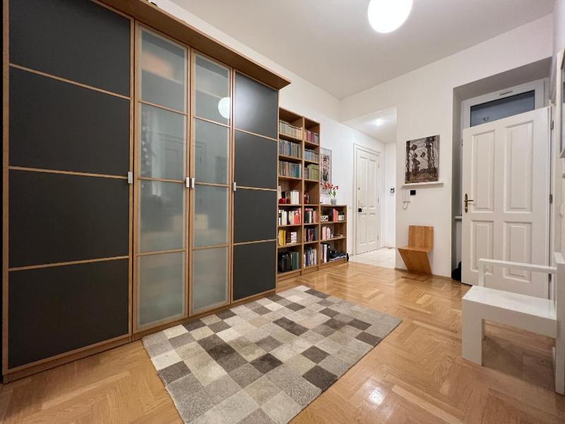 Vienna Design Apartment by Rabe - kostenfreier Parkplatz & Netflix & Coffee-Bar - nahe Schloss Schonbrunn — отель с удобствами в вене