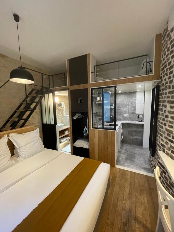 Цены на Studio Cinq Diamants, Neuf Tout equipe в Париже