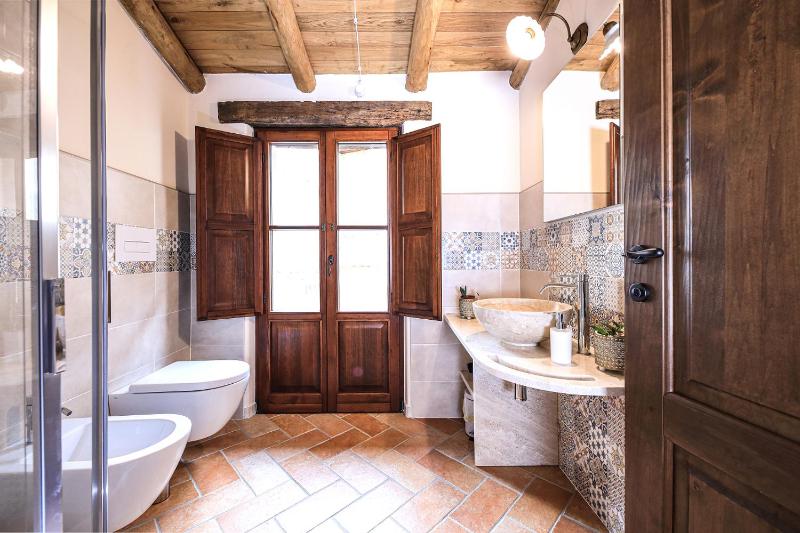 Casa Sunalle a Fonni - Confortevole casa vacanze con vista giardino