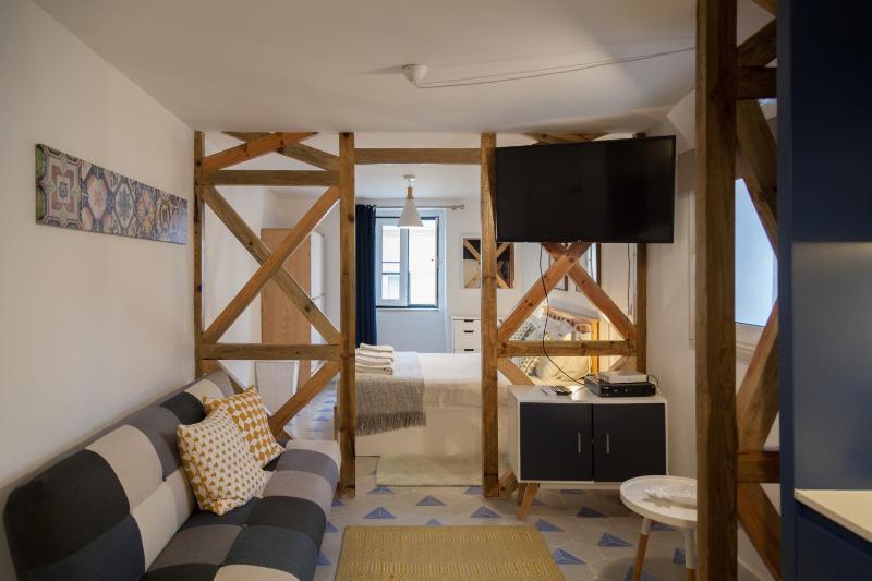 Цены на FLH Santa Catarina Typical Studio в Лиссабоне