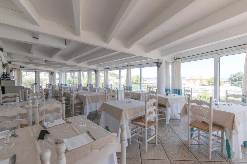 Club Hotel Cormorano - Lussuoso resort fronte mare