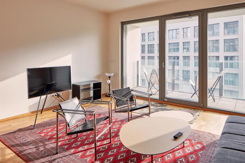 Designer Condo in Karlin by Prague Days — отель с удобствами в Праге