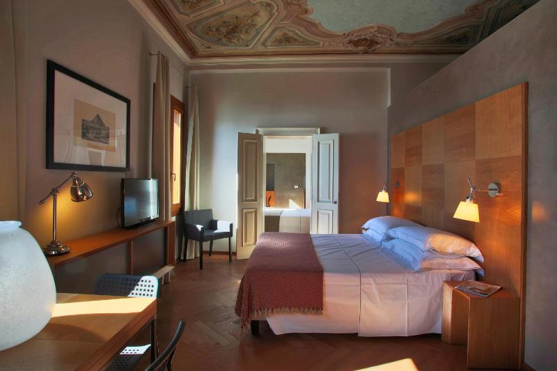 Ve.N.I.Ce. Cera Tintoretto Suite — забронировать отель в Венеции
