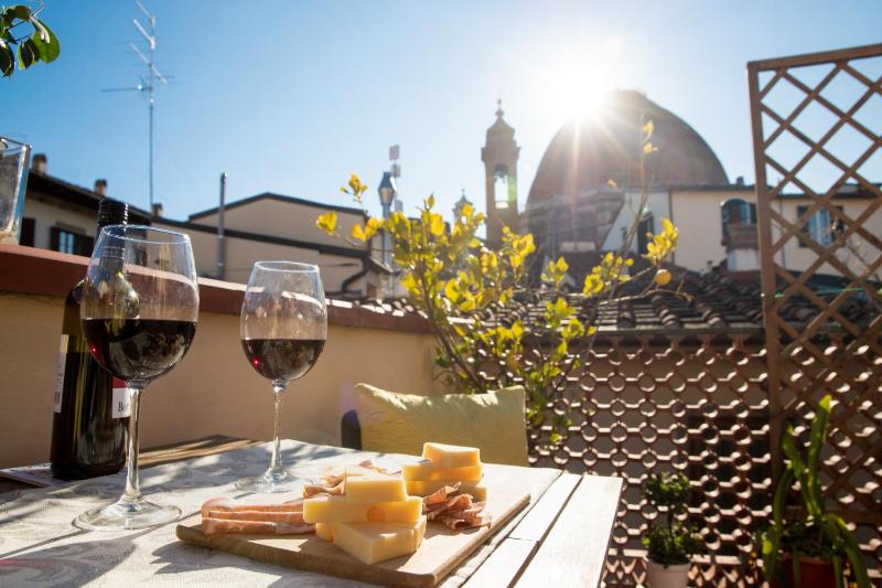 MEDICI CHAPELS TERRACE - VIEW APARTMENT — отель в Флоренции, Италия