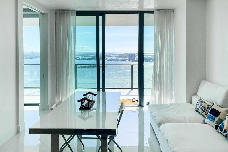 Luxe Miami Condo with Community Pool and Hot Tub! — отель с удобствами в Майами
