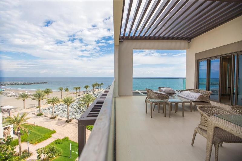 Цены на Al Aqah Luxury Apartment w/ Sea Views at Address Residences в Фуджейра