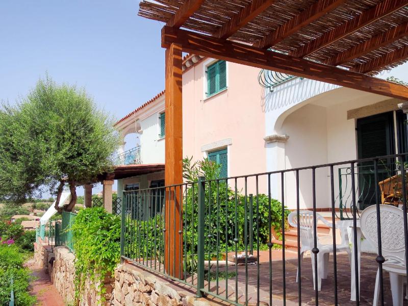 Borgo Le Logge a Budoni - Spazioso Appartamento Terrazza