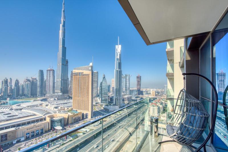 Spectacular Burj Khalifa and Fountain Views on 32nd floor — комфортный отель в Дубае