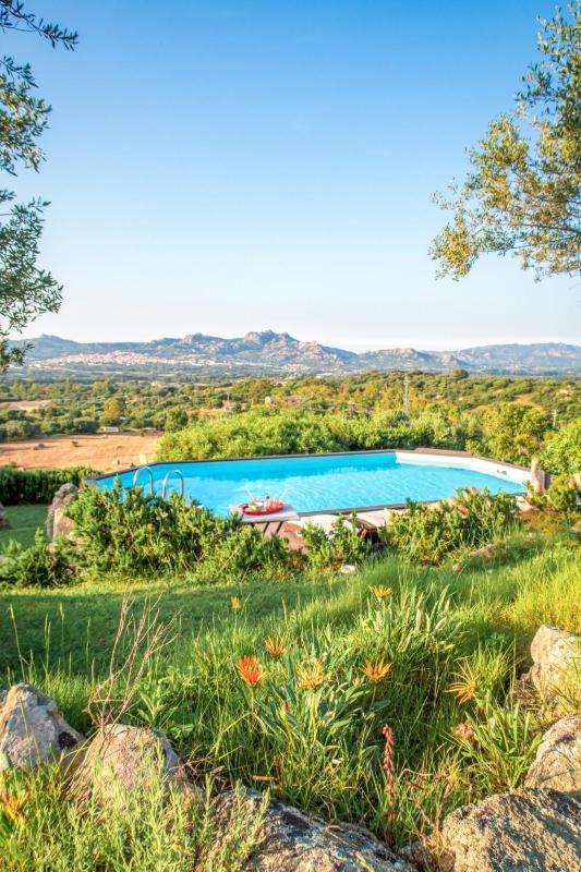 Dolce Luna ad Arzachena - Incantevole B&B con Piscina