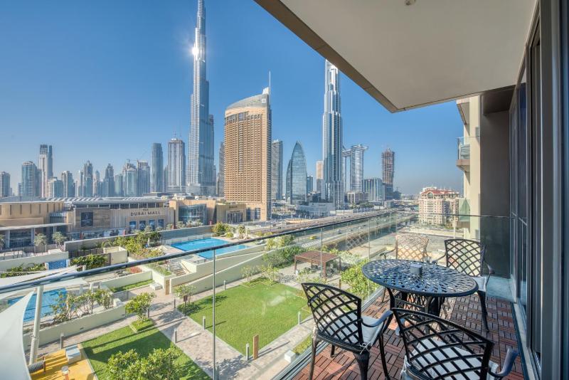 Stunning Burj Khalifa Views 3 plus 1 bed — комфортный отель в Дубае