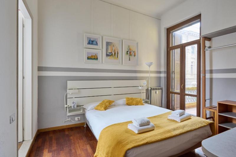 Artist Nadia's apartment in Porta Vercellina — отель в Милане, Италия