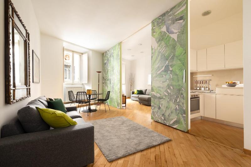 Spanish Steps Stylish Apartment — отель с удобным расположением в Риме