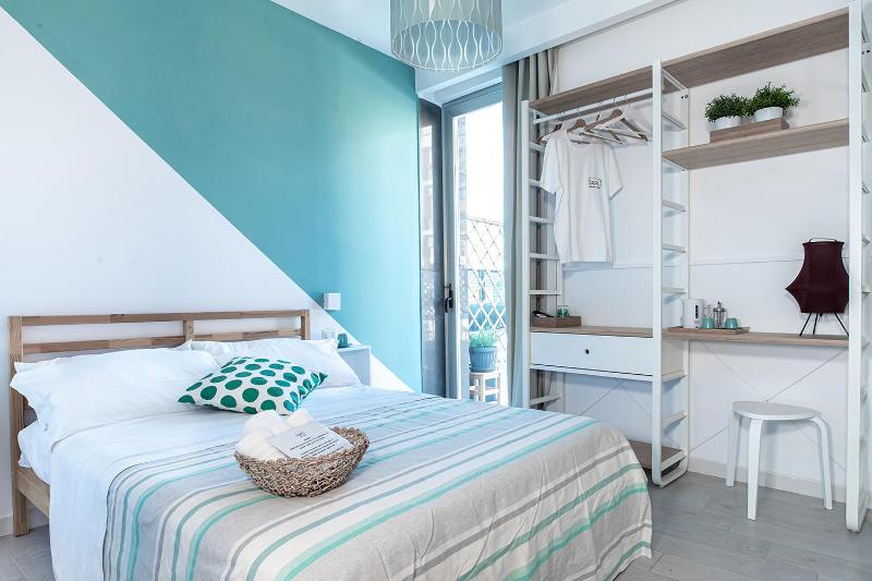 PC Boutique H, Sea View by ClaPa group — комфортный отель в Неаполе