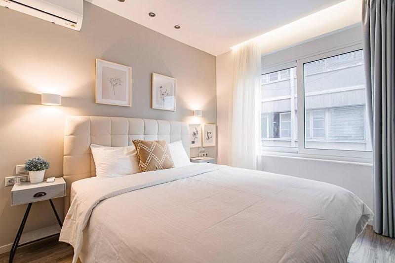 A12 Pristine 1bedrooom flat near Parthenon in Athens' heart — отель с удобным расположением в Афины