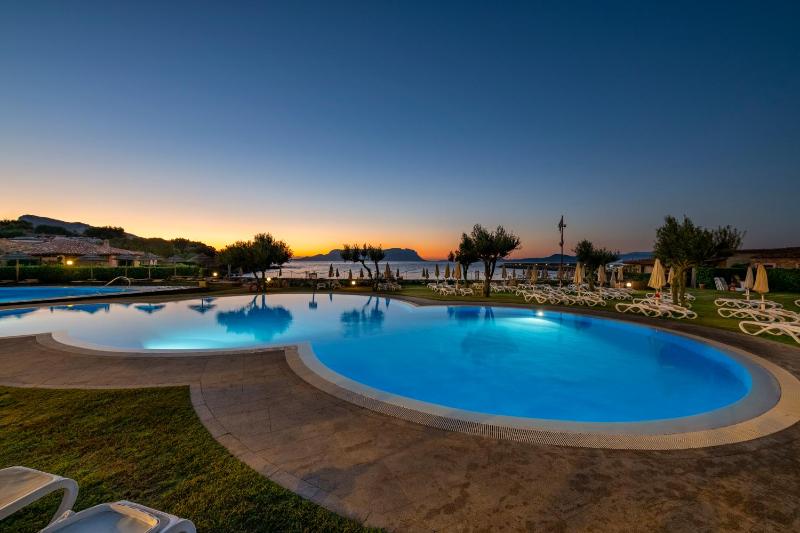 Baia Caddinas a Golfo Aranci - Oasi con piscina