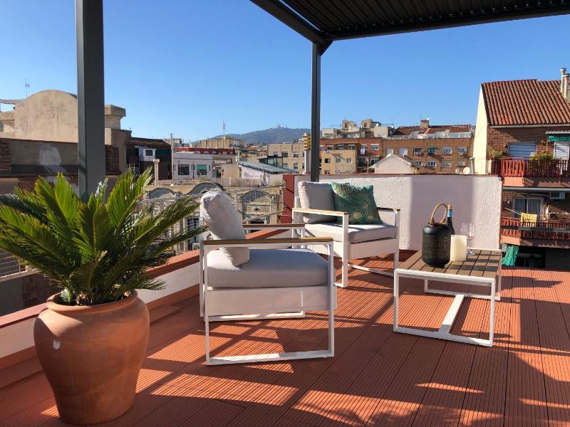 Attic Apartment 468 Sagrada Familia — отель с удобствами в Барселоне