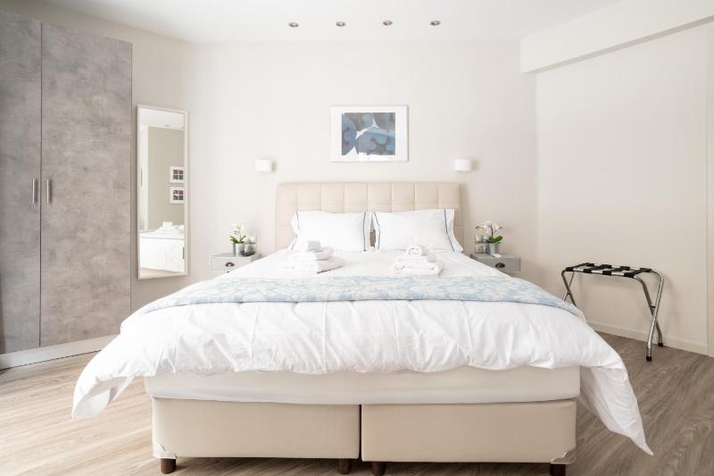 A16 Modern & cosy suite near Plaka @Athens center — комфортный отель в Афины
