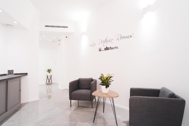 Цены на Lux Pretoria Rooms в Риме