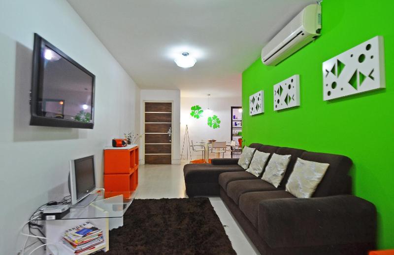 Vista lateral Mar: Amplo 3Qts, 5min Ipanema — забронировать отель в Рио