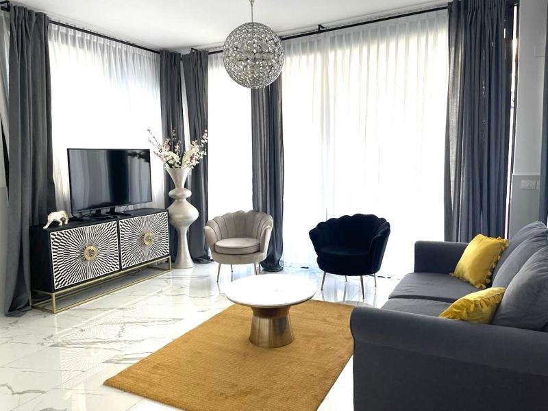 Best Apartment TEL AVIV CENTER 50Meters from the beach/PARKING — комфортный отель в Тель-Авиве
