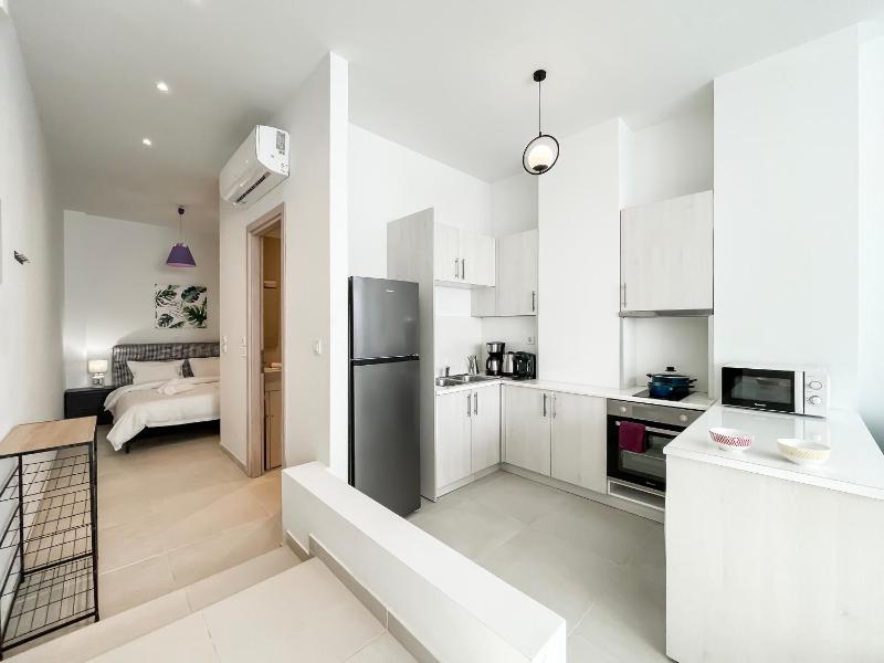 SOHO Cozy 55sqm Studio in Athens — забронировать отель в Афины