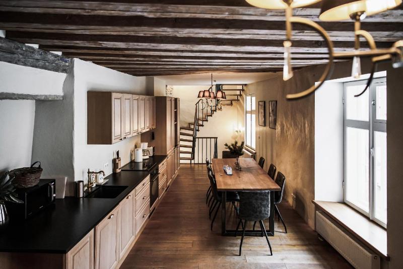 AirHome - Kuninga Apartment — забронировать отель в таллине