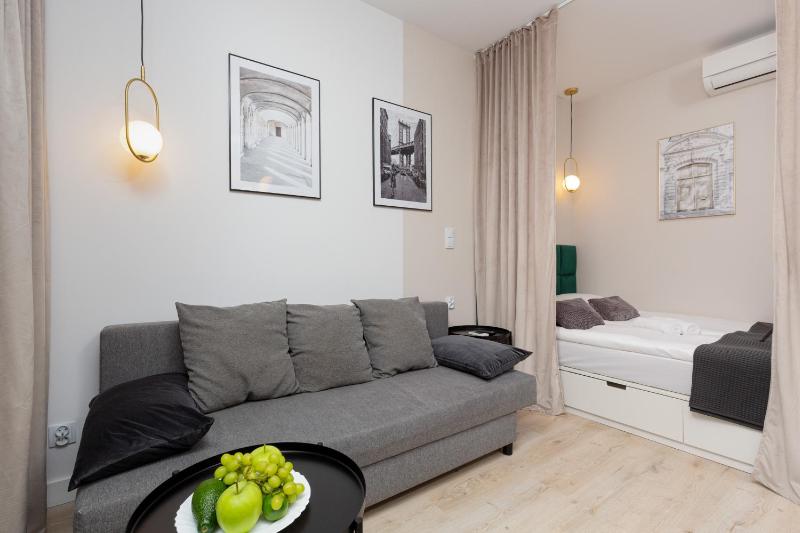 Studio Apartment Praga Targowa by Renters — забронировать отель в Варшаве