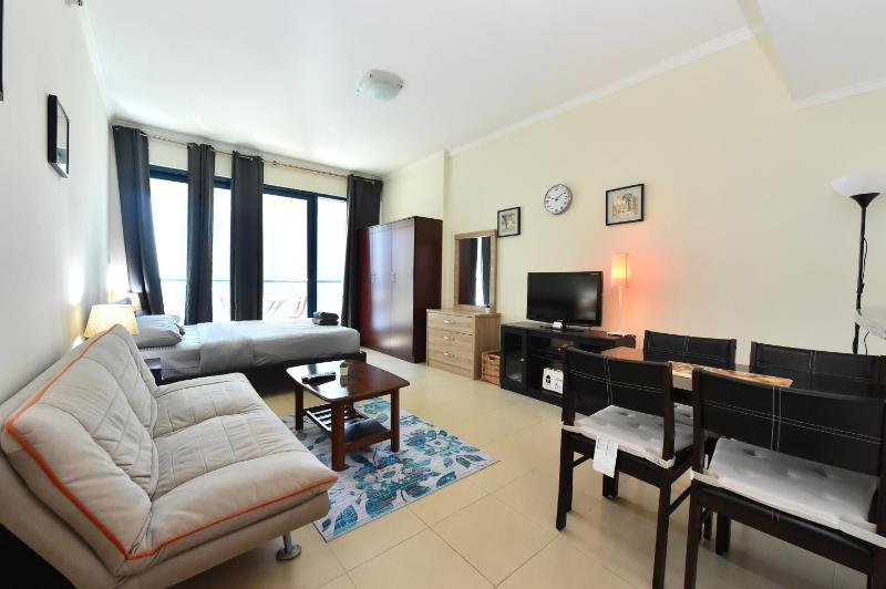 Studio in JLT X1 Tower close to Metro — отель с удобным расположением в Дубае