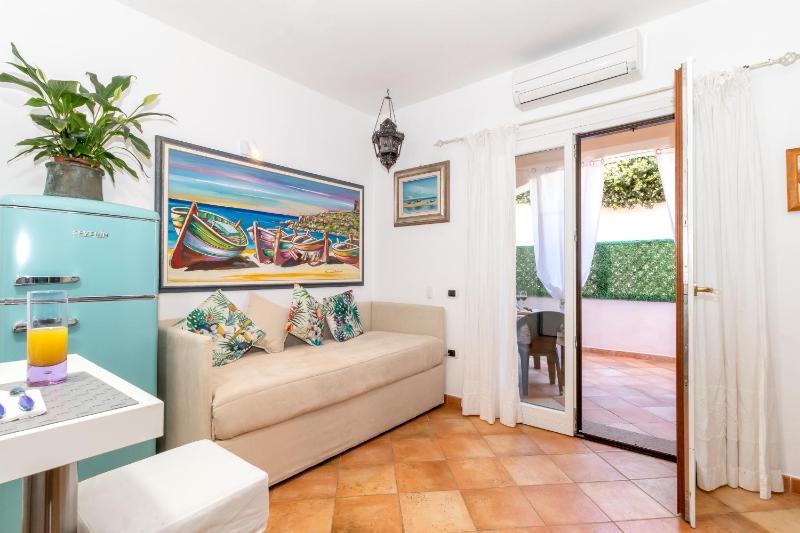Residence Dei Fiori a Santa Teresa - Oasi con piscina