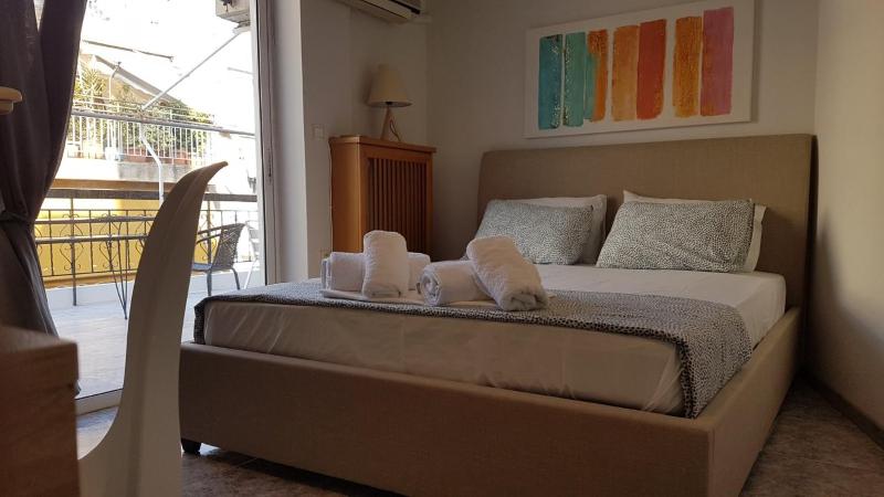 Цены на Maisonaitte-Athens Center, 4 BD, 2 BATH в Афины