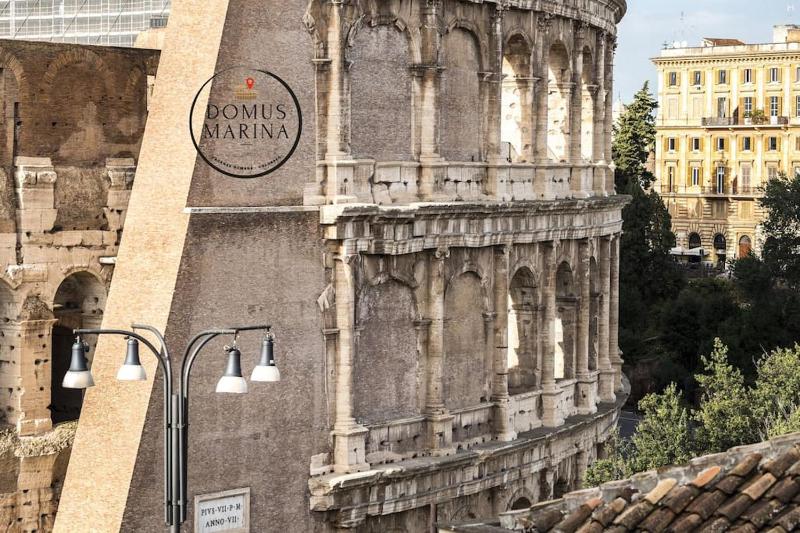 Domus Marina Vacanze Romane-Colosseo — отель в Риме, Италия