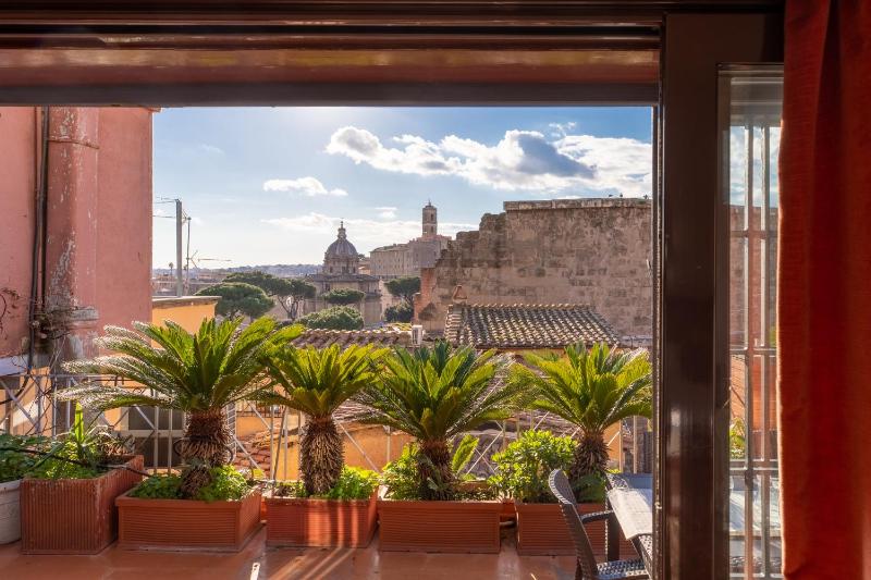 IFlat Incredible view of the Roman Forum — комфортный отель в Риме