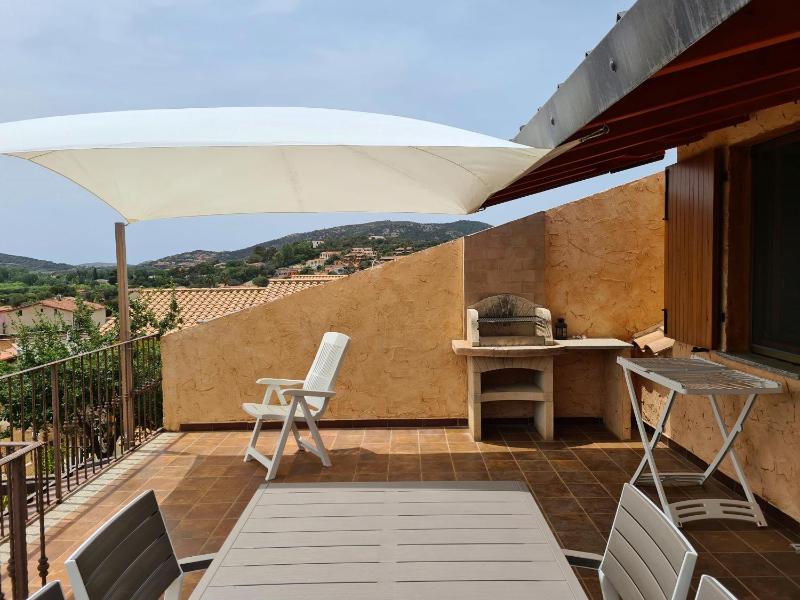 Villa con Terrazza a Chia - Elegante rifugio panoramico