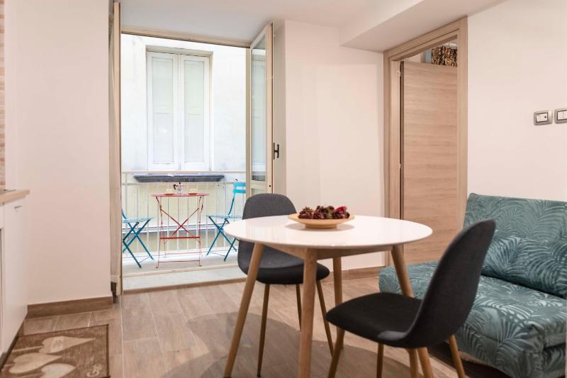 Via Nilo 20 apartments — отель в Неаполе, Италия