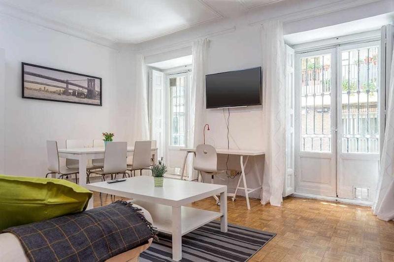 Apartamento confortable en Atocha — отель с удобным расположением в Мадриде