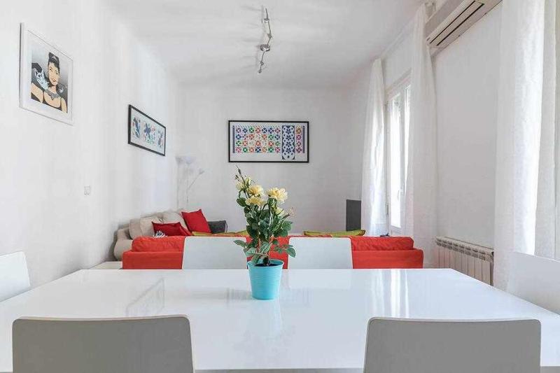 Confortable piso en Chamberi — отель в Мадриде, Испания