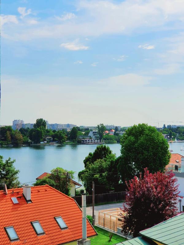 Near Lake Two Bedroom Fully Furnished Apartment — комфортный отель в вене