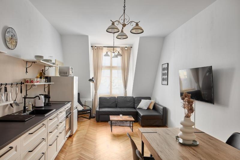 Lavish Apartment on Wenceslas Square by Prague Days — отель с удобным расположением в Праге