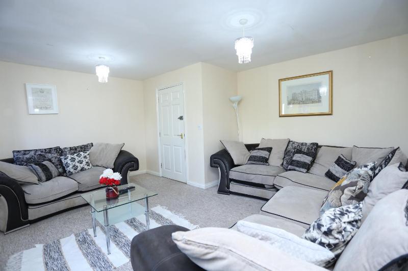 Lovely 4 Bed House London — отель с удобствами в Лондоне