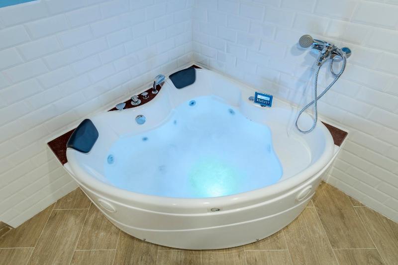 El triangulo del Arte - Jacuzzi — комфортный отель в Мадриде