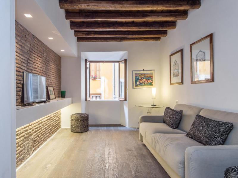 Apartment Madonna dei Monti by Interhome — отель в Риме, Италия