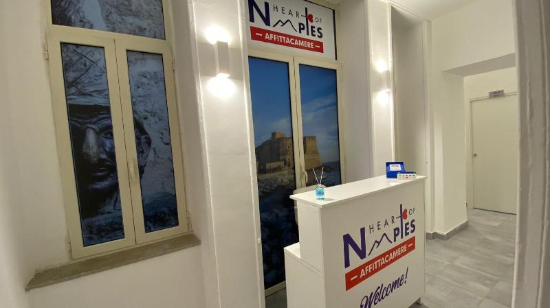 HEART OF NAPLES — отель в Неаполе, Италия