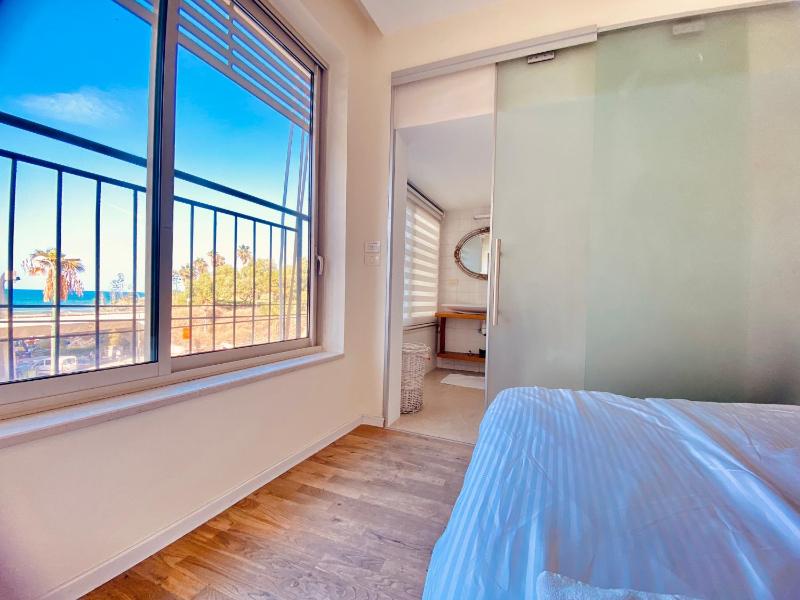 White Gordon Beach Apartment — отель с удобствами в Тель-Авиве