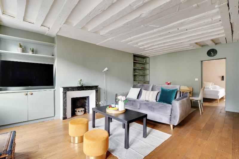 Chic apartment -1BR-4P- Haut Marais - Republique — комфортный отель в Париже
