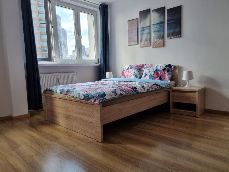 Warsaw strict center, WiFi, next to central railway station, Zlote Tarasy, PKiN, Warszawa scisle centrum — отель в Варшаве, Польша