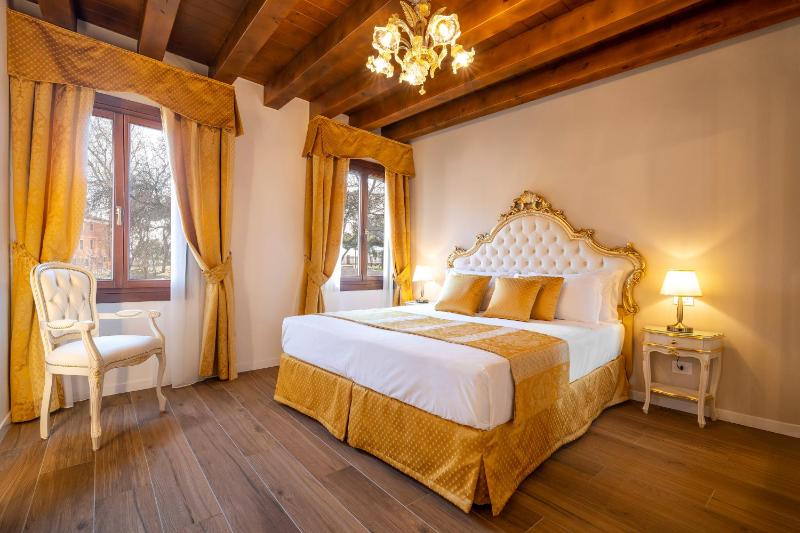 Laguna D'oro Luxury Apartments — отель в Венеции, Италия